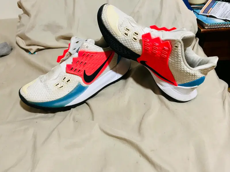 Zapatillas deportivas Nike Kyrie Flytrap IV blancas y rojas - 2