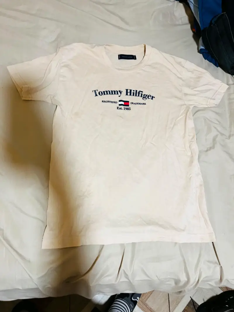 Polera Tommy Hilfiger blanca con logo - 2