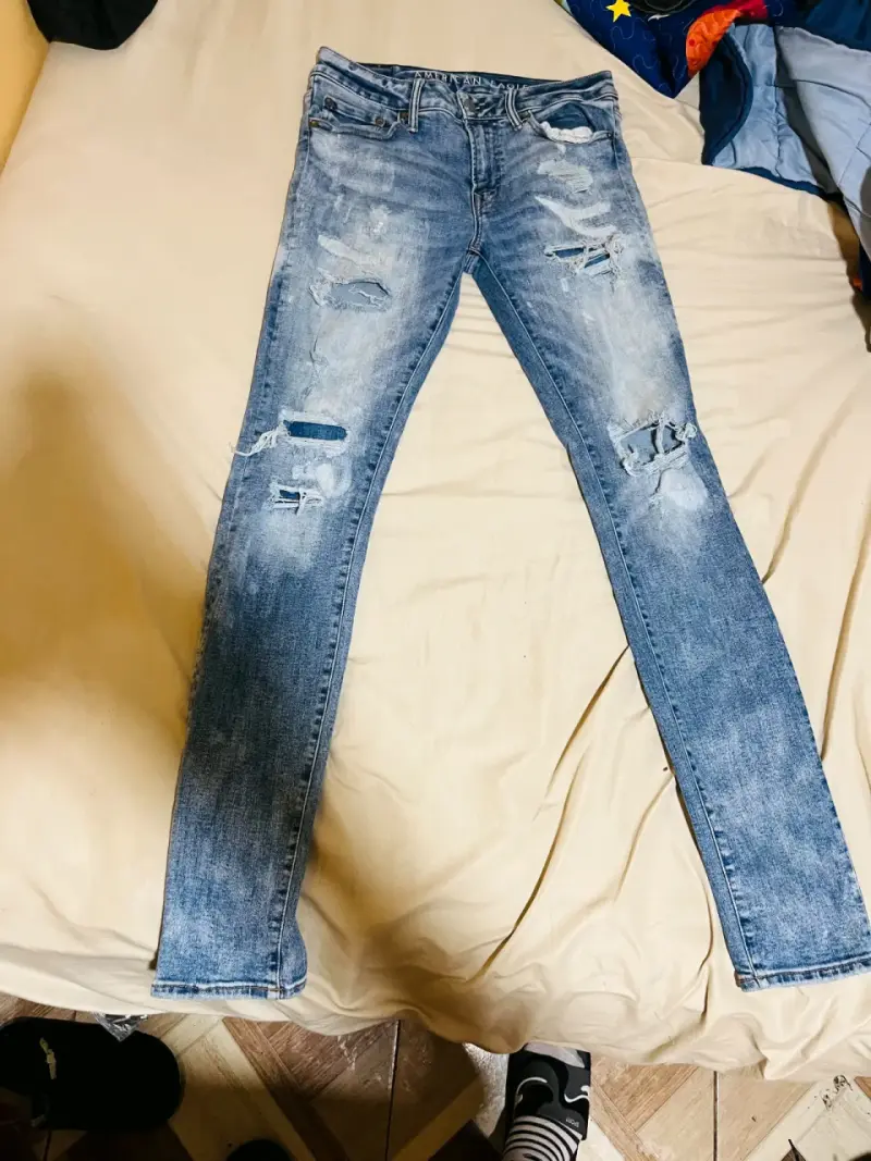 Jeans desgastados American Eagle para hombre