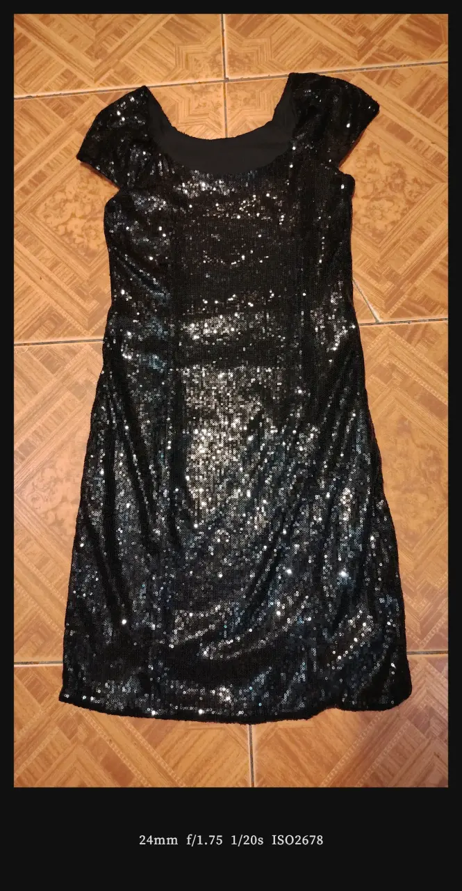 Vestido de lentejuelas negro elegante - 2