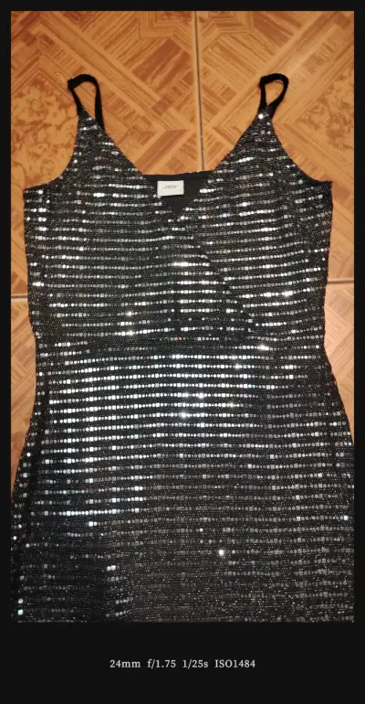 Vestido corto de lentejuelas negro elegante - miniatura 3