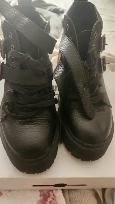 Botines de cuero negro con hebillas - miniatura 2
