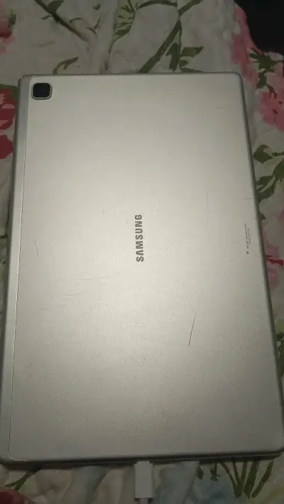 Tablet Samsung Galaxy Tab A7 en buen estado - miniatura 2