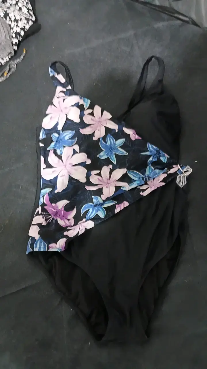 Traje de baño entero floral para mujer