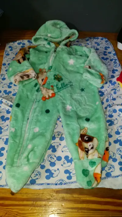 Lote de ropa de bebé variada y colorida - miniatura 3