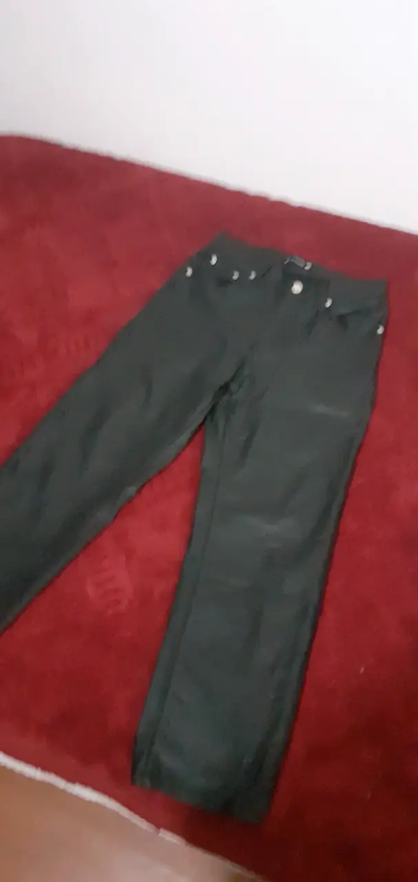 Pantalones negros de mezclilla talla 40 - 1