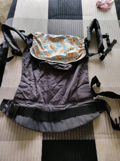 Mochila portabebé ergonómica gris, etapa 2. - miniatura 1