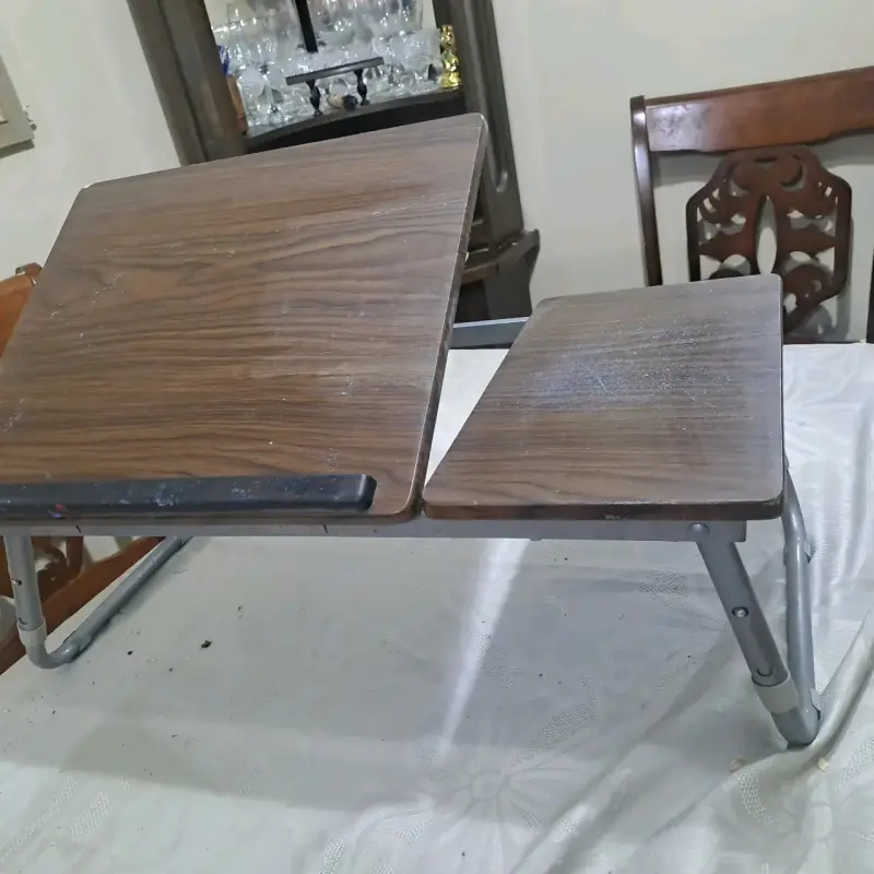 Mesa plegable ajustable para laptop de madera