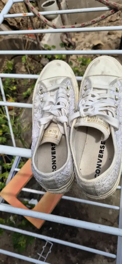Zapatillas Converse blancas de encaje - miniatura 2