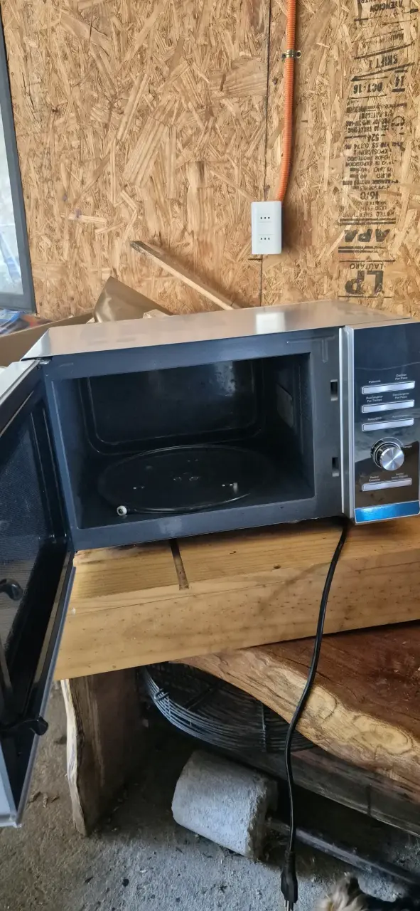 Microondas Galanz con puerta espejada - 2