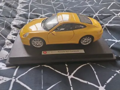 Modelo a Escala Porsche 911 Carrera S 1/32 - miniatura 1
