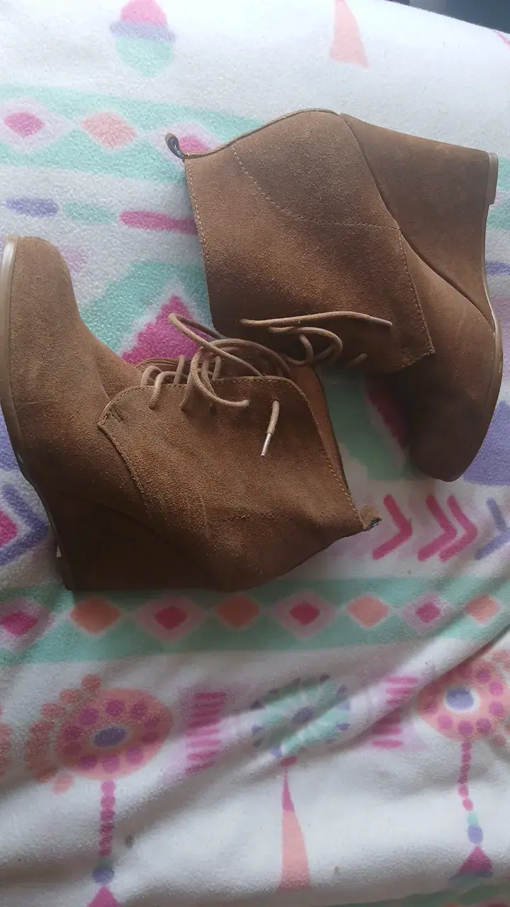 Botines de gamuza marrón con plataforma