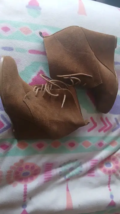 Botines de gamuza marrón con plataforma - miniatura 1
