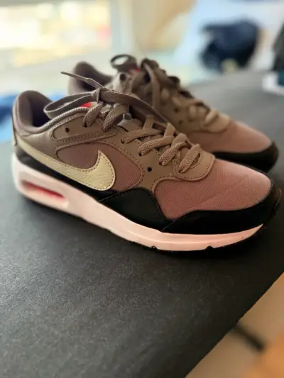 Zapatillas deportivas Nike Air Max gris y negro - miniatura 3