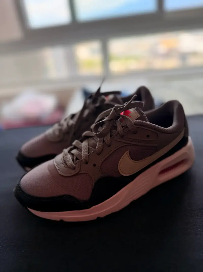 Zapatillas deportivas Nike Air Max gris y negro - 4