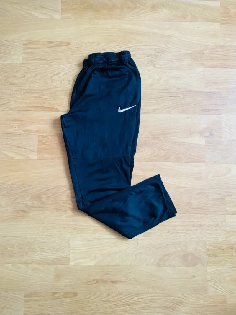 Buzo deportivo Nike Dri-Fit negro talla M