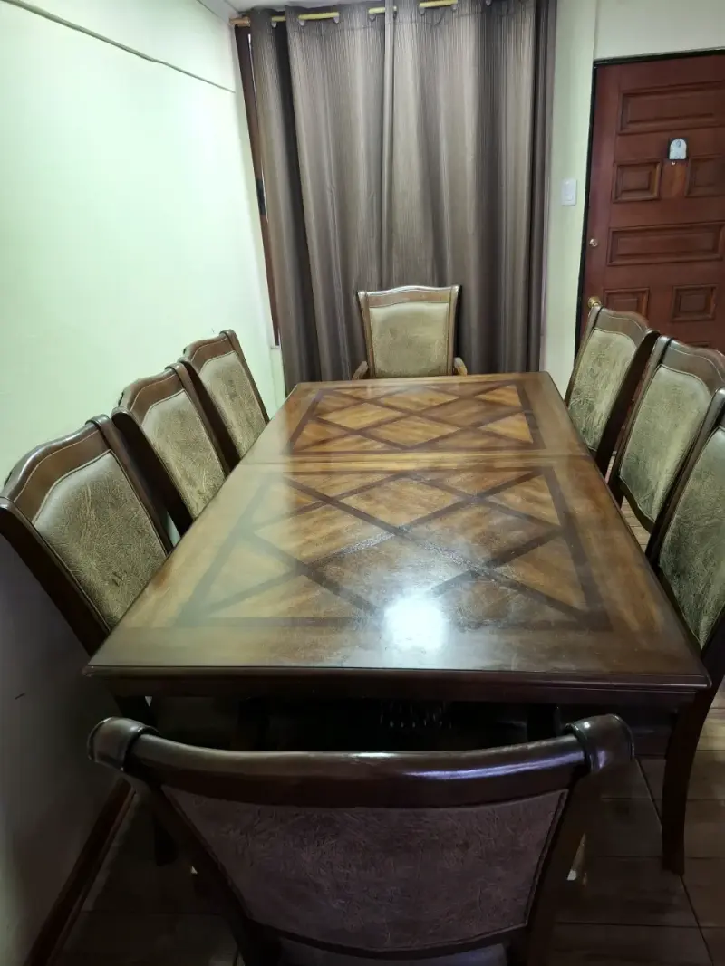 Juego de comedor de madera con 8 sillas