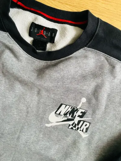 Polerón Nike Air Jordan gris y negro talla M - miniatura 2