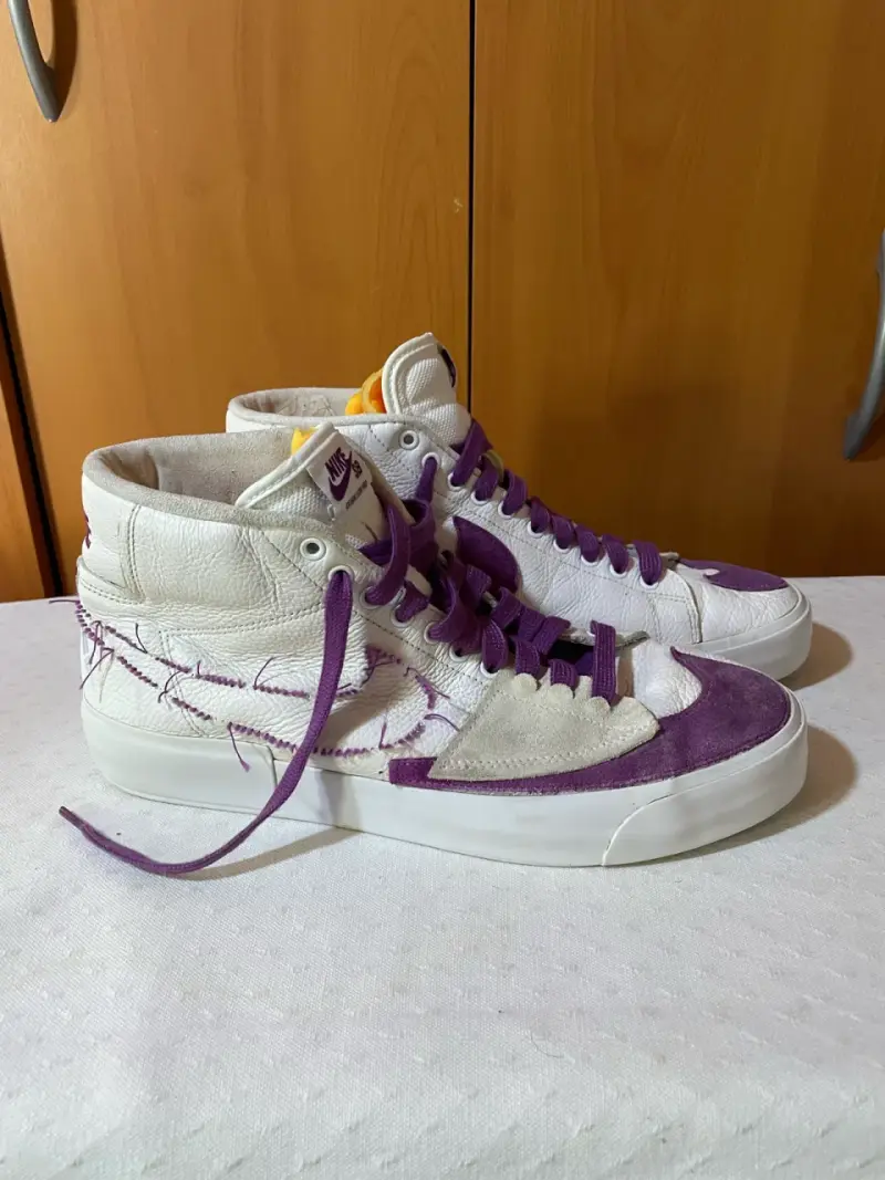 Zapatillas Nike SB Dunk Low Pro Blancas y Moradas - 2