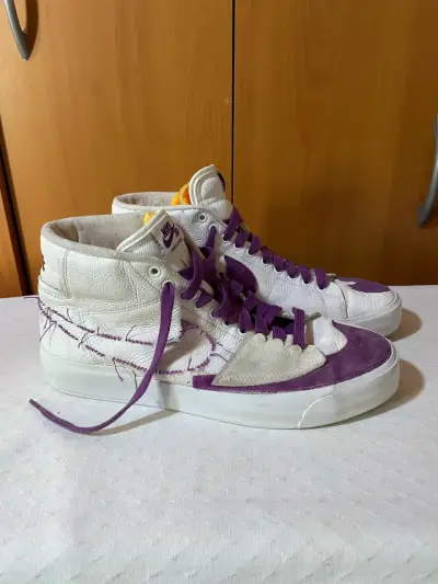 Zapatillas Nike SB Dunk Low Pro Blancas y Moradas - miniatura 2