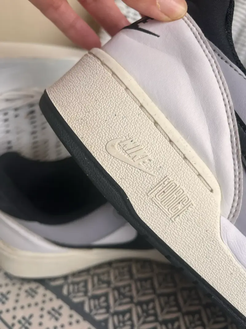 Zapatillas deportivas Nike Air Force blancas - 2