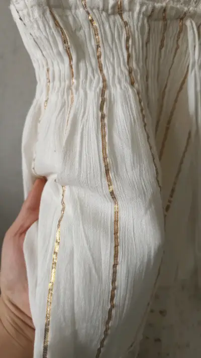 Vestido largo blanco con detalles bordados - miniatura 2