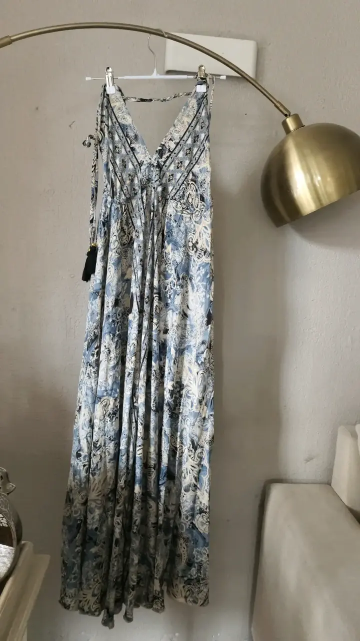 Vestido largo estampado floral azul y blanco