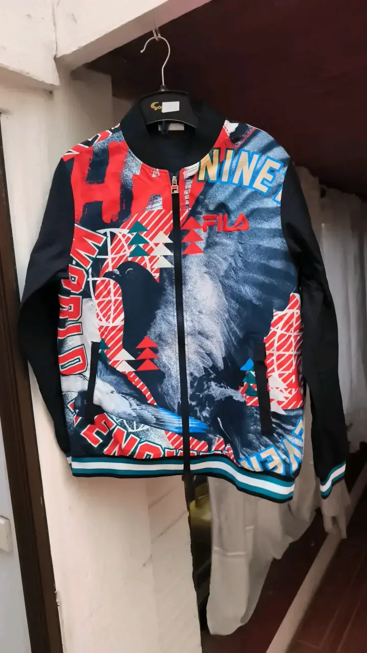 Chaqueta deportiva Fila estampada multicolor