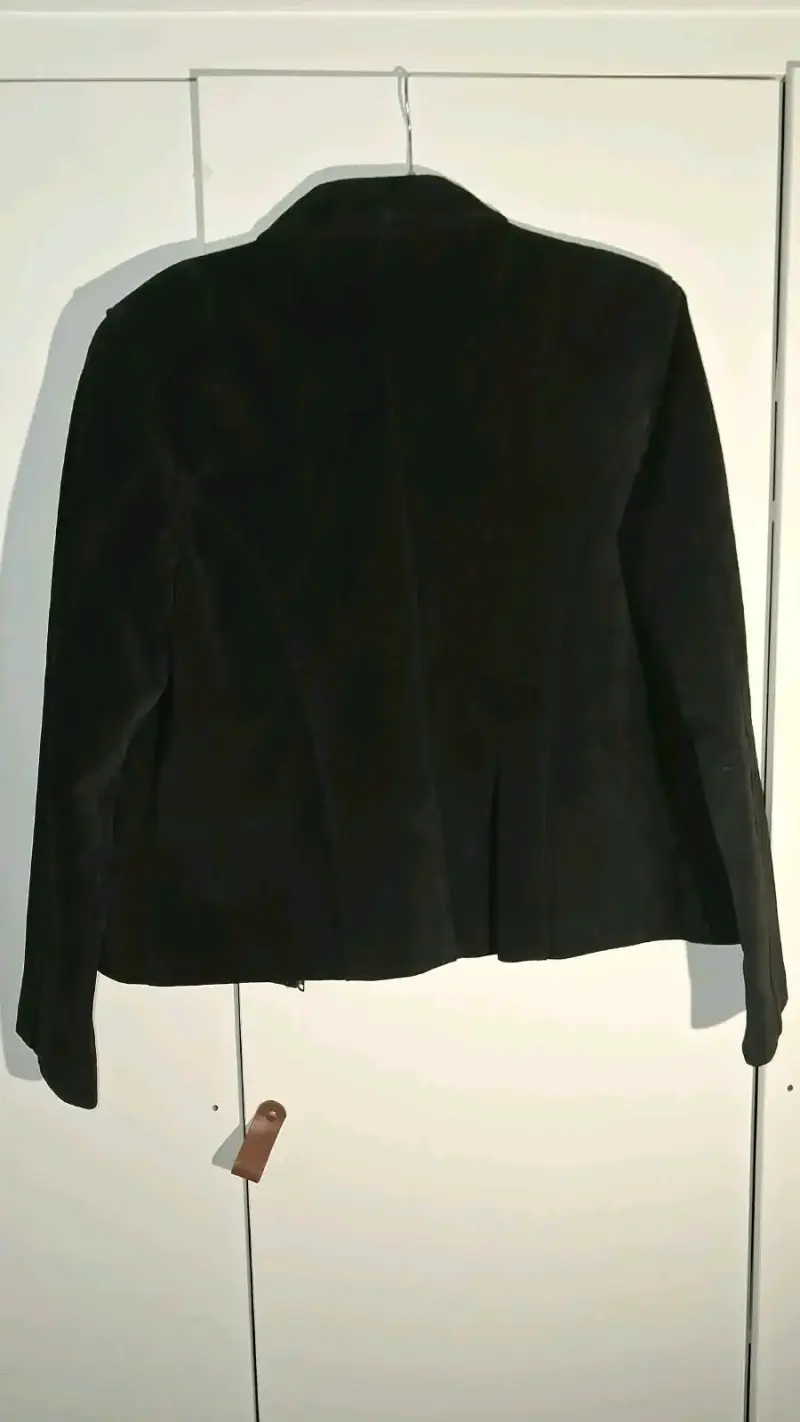 Chaqueta negra de mujer talla L con cierre