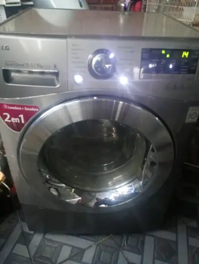 Lavadora Secadora LG 2 en 1 10.5/6kg - miniatura 2