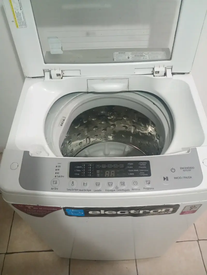 Lavadora LG 8.5 kg TurboDrum - 2