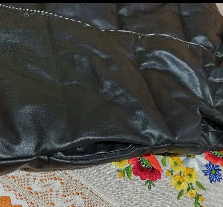 Chaleco acolchado negro MNL x Corona - 2