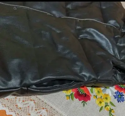 Chaleco acolchado negro MNL x Corona - miniatura 2