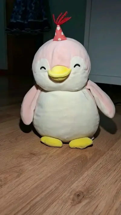 Peluche pingüino rosa con gorro de fiesta Miniso - miniatura 1