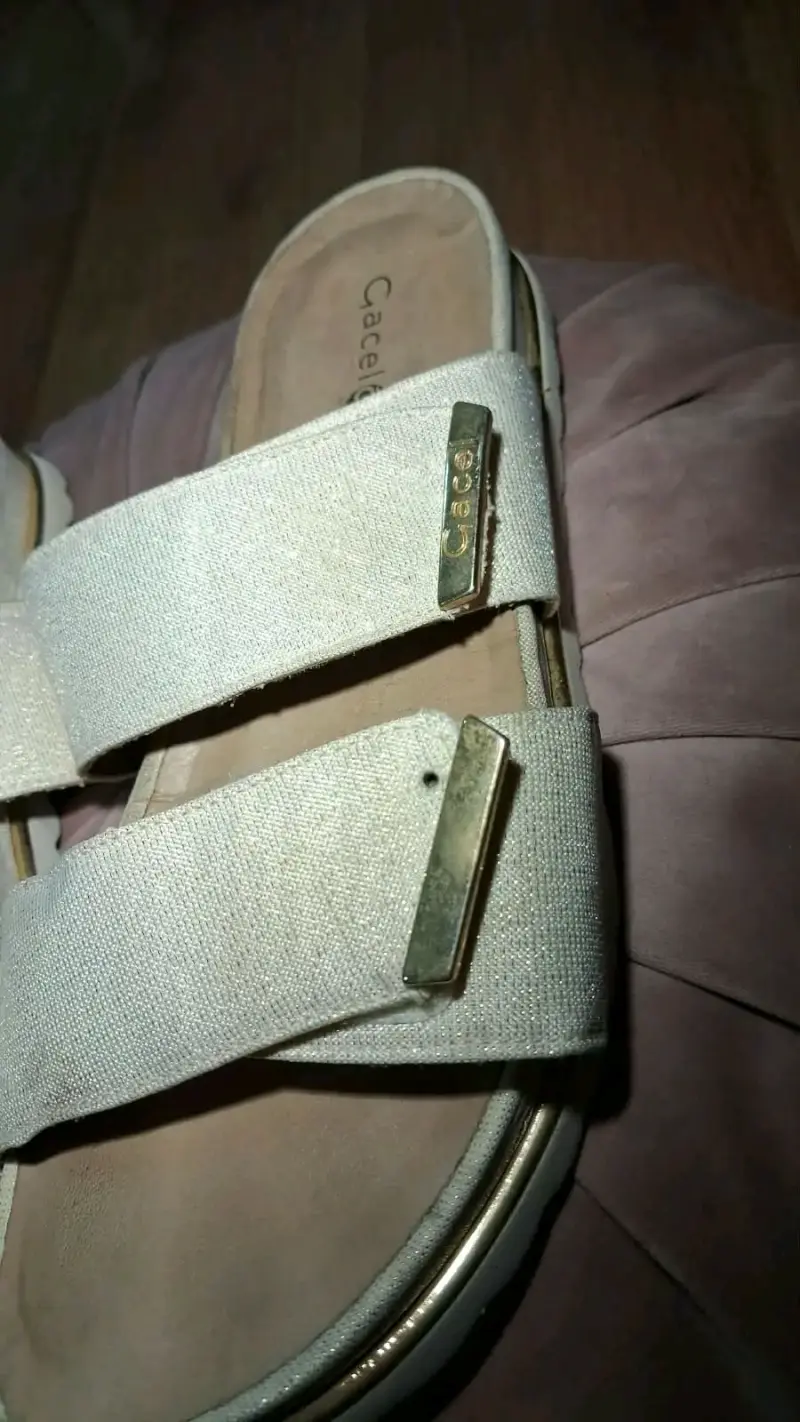 Sandalias planas beige marca Gacel