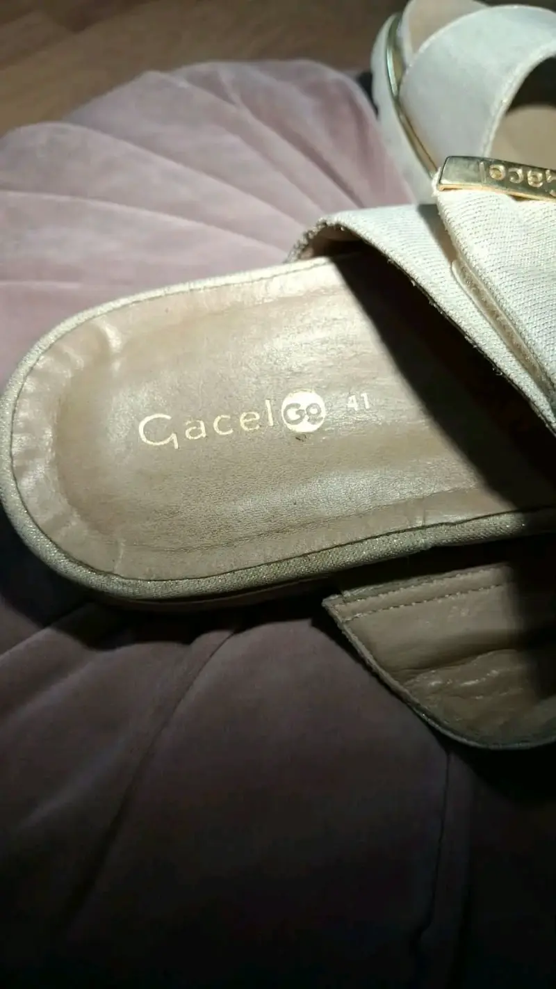 Sandalias planas beige marca Gacel - 2