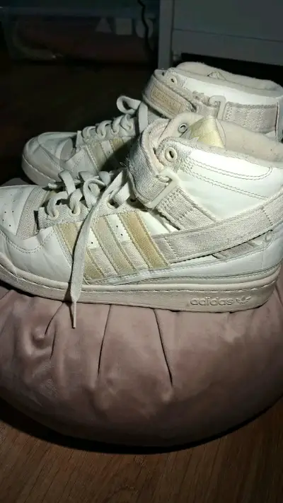 Zapatillas altas Adidas blancas usadas - miniatura 1