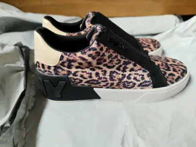 Zapatillas slip-on animal print DKNY - miniatura 2
