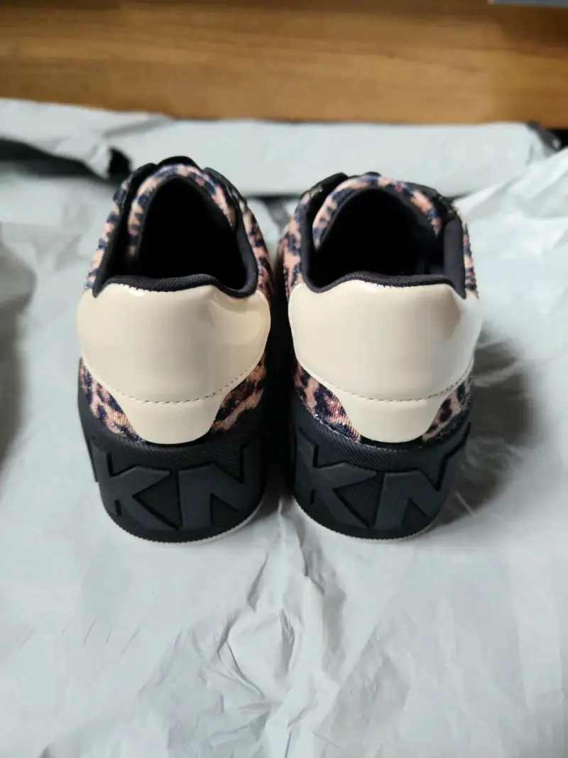 Zapatillas slip-on animal print DKNY - 3