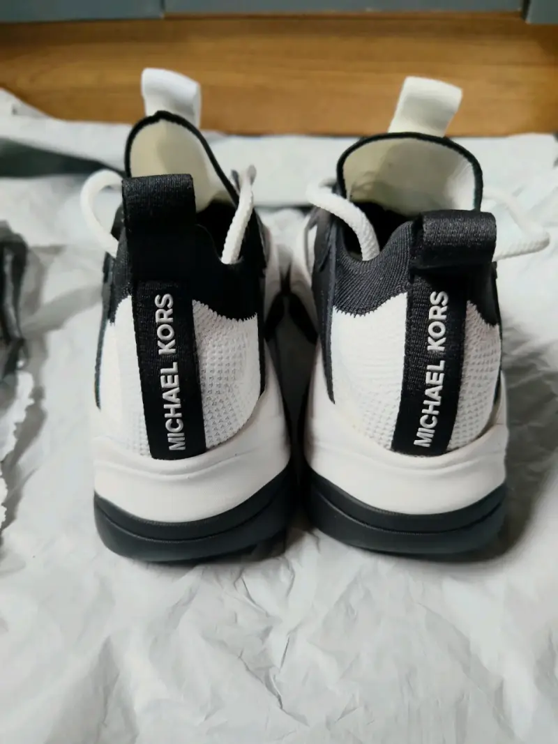 Zapatillas deportivas blancas y negras Michael Kors - 3