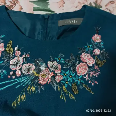 Vestido azul con bordado floral Oasis - miniatura 2