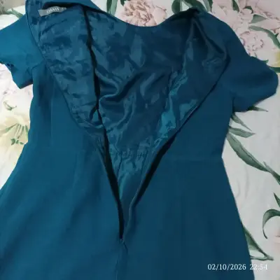 Vestido azul con bordado floral Oasis - miniatura 5
