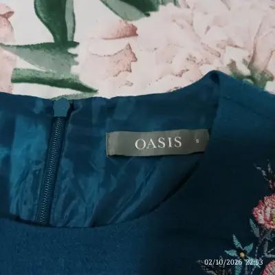 Vestido azul con bordado floral Oasis - miniatura 6