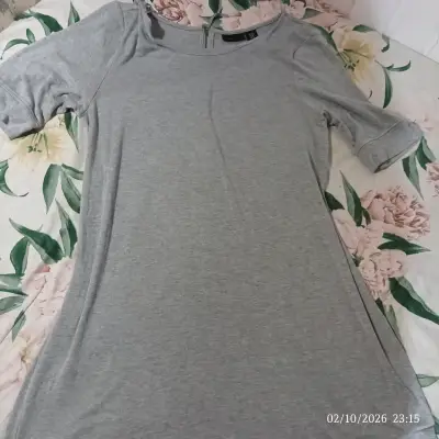 Vestido gris con cierre trasero - miniatura 1