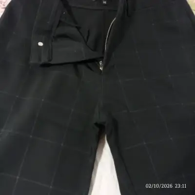 Pantalones negros a cuadros talla 36 - miniatura 1