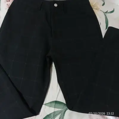 Pantalones negros a cuadros talla 36 - miniatura 4