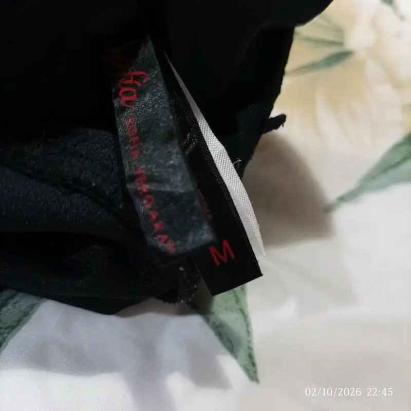 Traje de baño negro con detalle dorado Sofia Vergara - 6