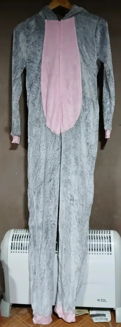 Pijama Entero Disfraz Conejo Gris y Rosado talla M - miniatura 1