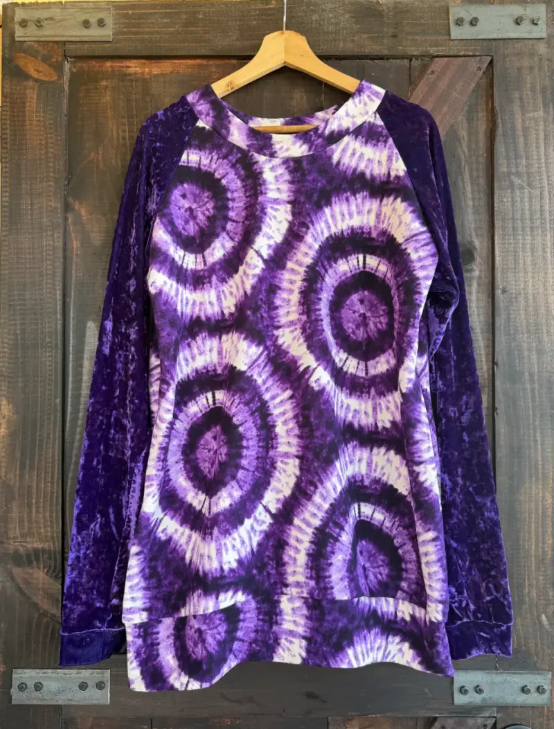 Polerón Tie-Dye Morado de Manga Larga