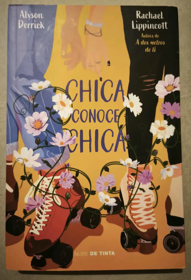 Libro 'Chica Conoce Chica' de Alyson Derrick y Rachael Lippincott